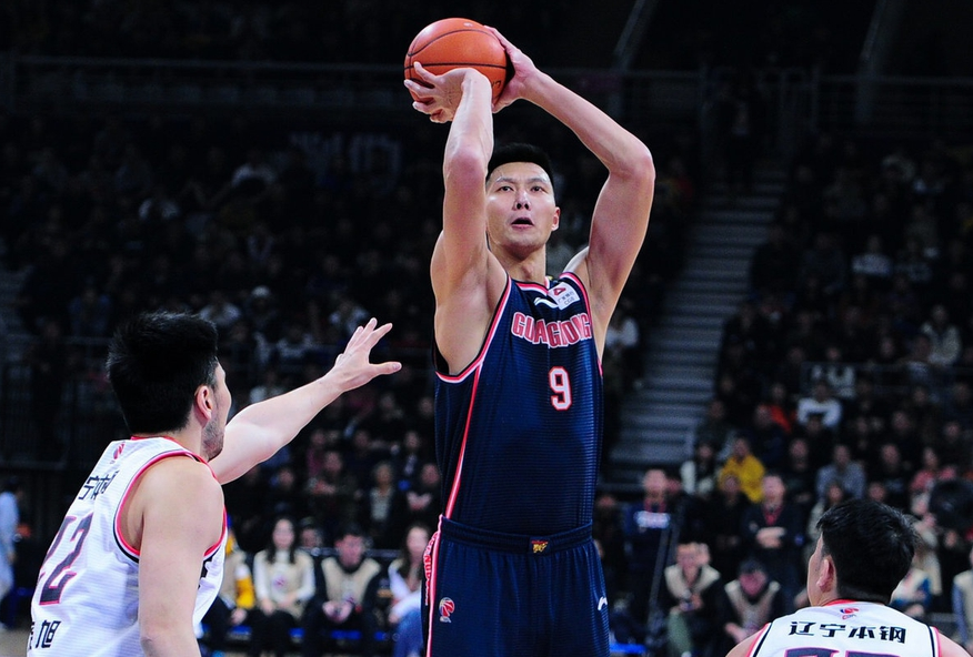 包含圣地亚哥主场告捷，力争国内赛冠的词条