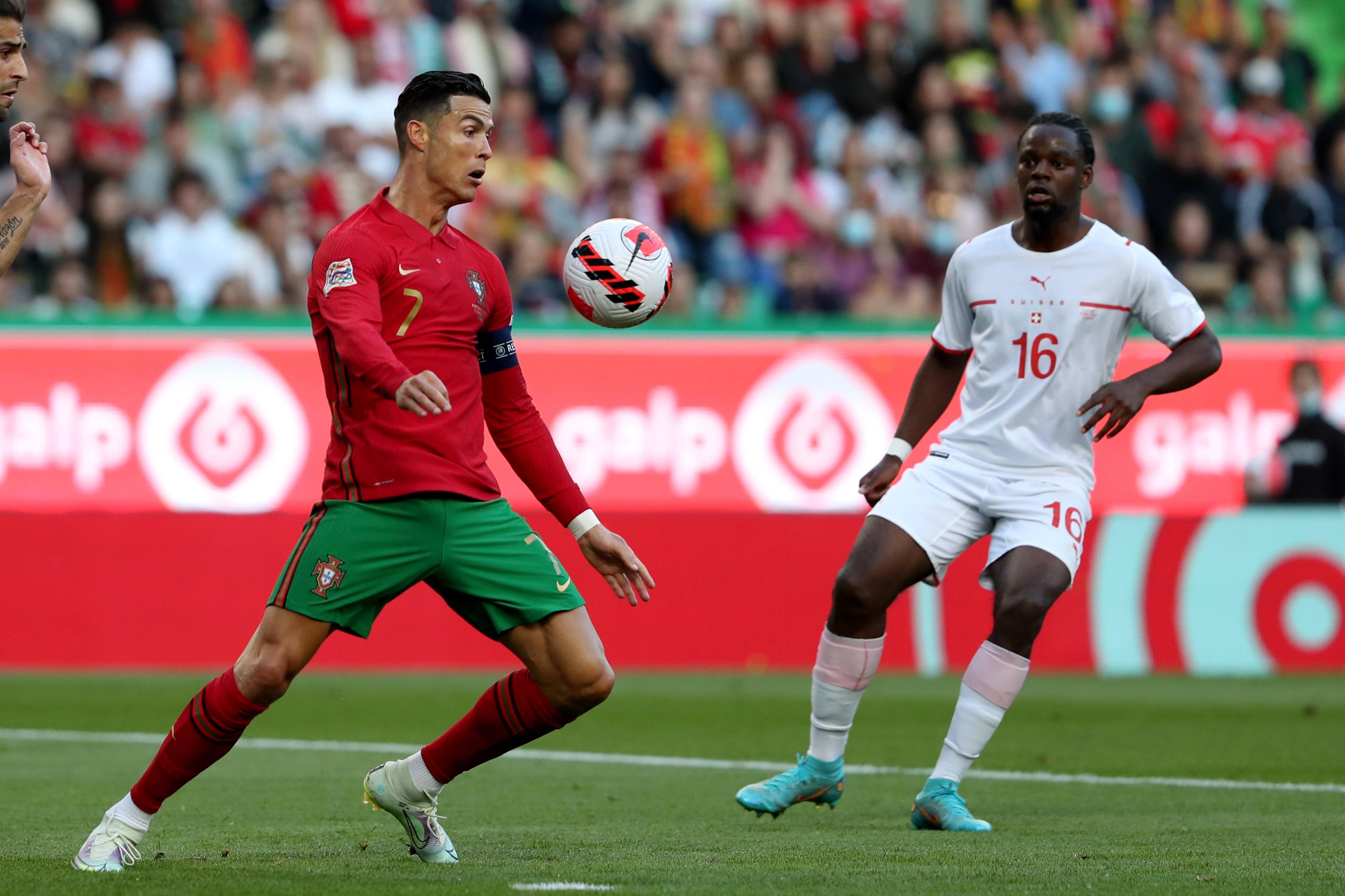 包含匈牙利客场逆转威尔士，晋级希望重新燃起的词条