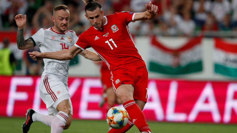 包含匈牙利客场逆转威尔士，晋级希望重新燃起的词条