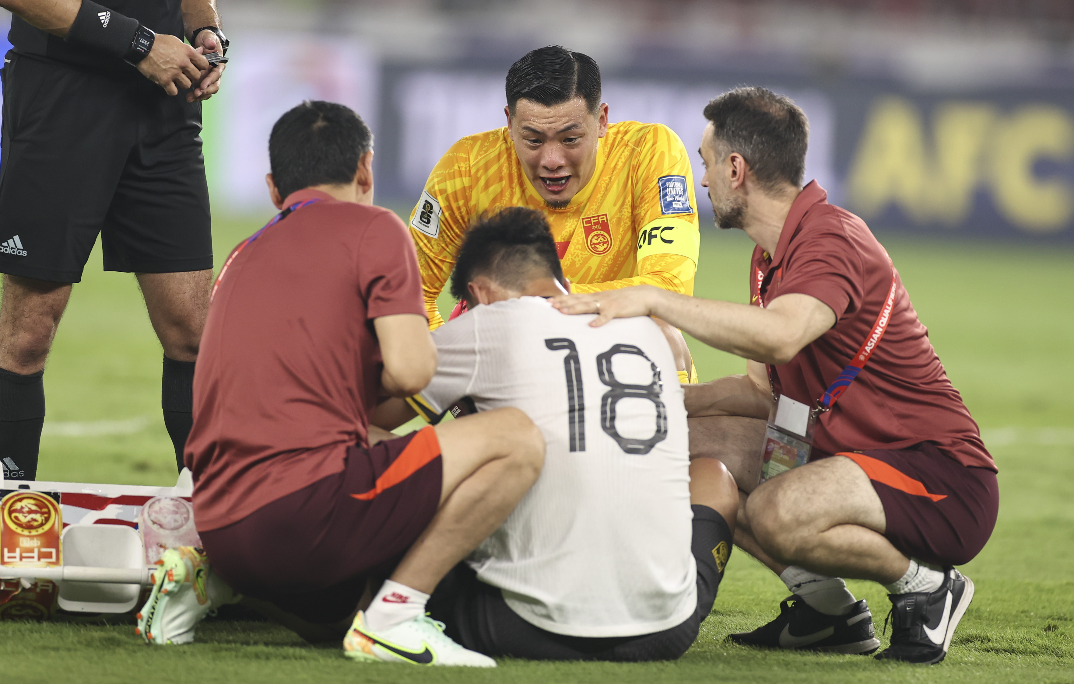 国内足球队在国际赛场中惨遭挫败,形势严峻 国内足球队在国际赛场中惨遭挫败,形势严峻