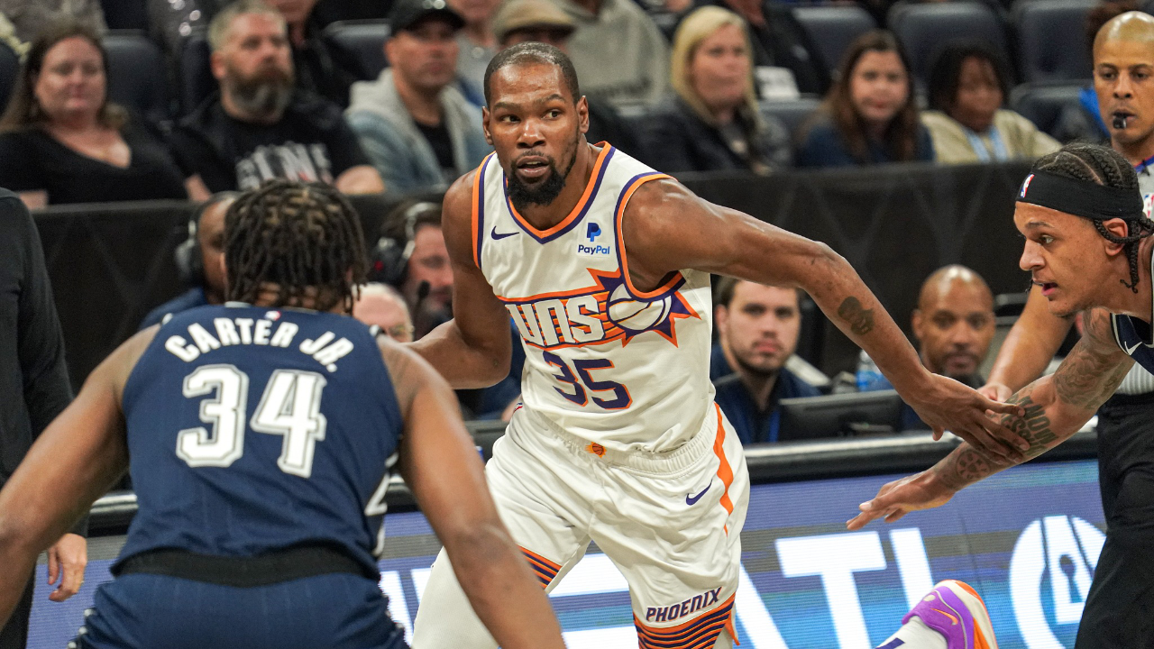 杜兰特在比赛中发挥火爆,引领球队一路取胜